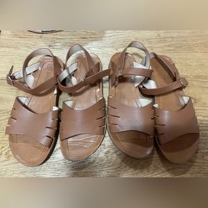 Size 4 Cat & Jack sandals Vguc - 2 pair available - twins
